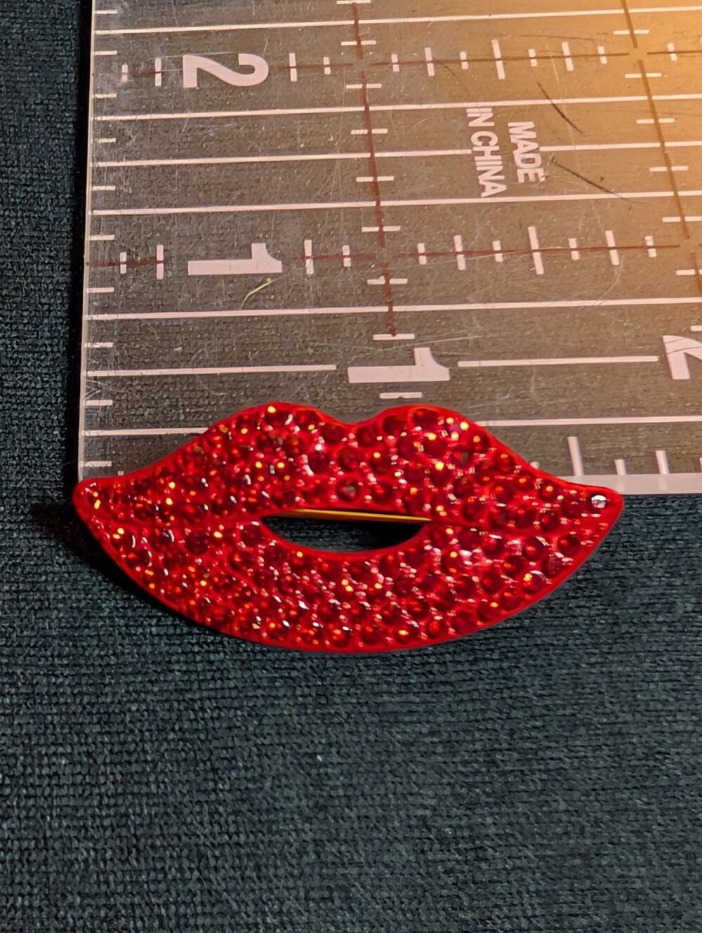 Red Crystal Lip Brooch - Women Jewelry - Picture 4 of 5